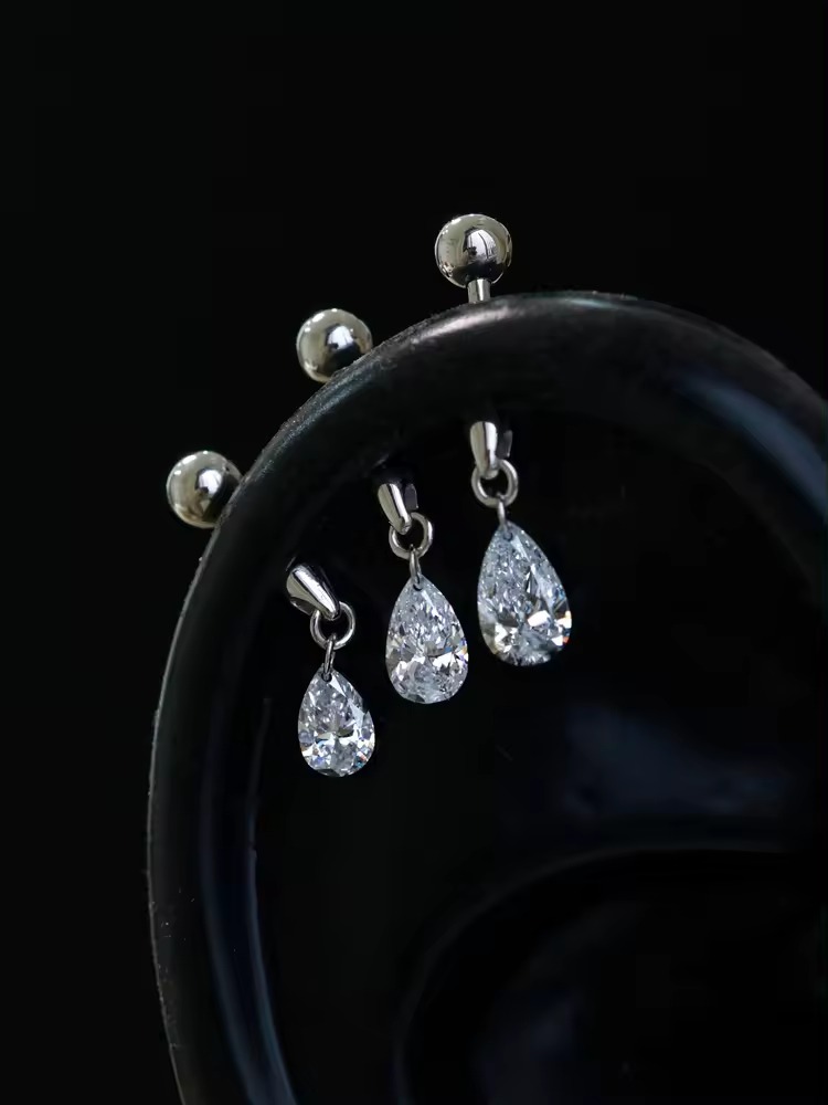 18k Suspended Beautiful Diamond Studs